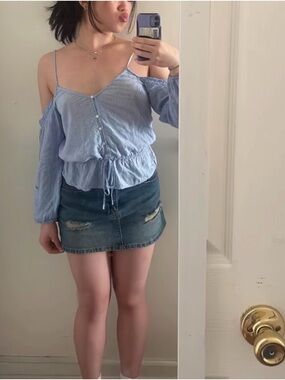 Light Blue Cold-Shoulder Button Front Women's Top